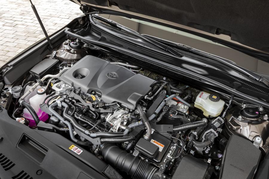 Моторный отсек Toyota Camry Hybrid 2019 года  (EU) (фото 42 из 45)